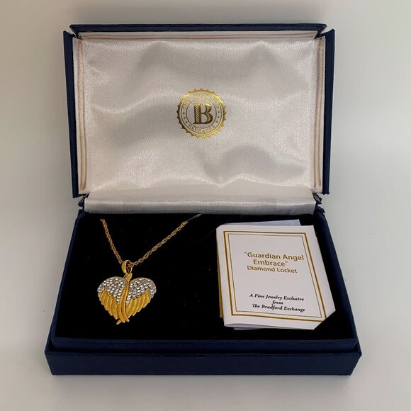Bradford Exchange Guardian Angel Embrace Swarovski Crystal Necklace (Box Flaws*) - Picture 1 of 15